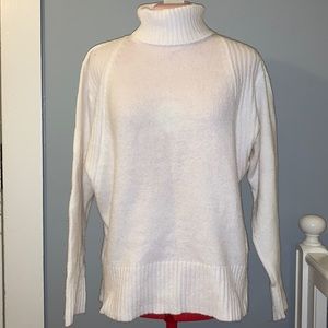 White turtle neck sweater